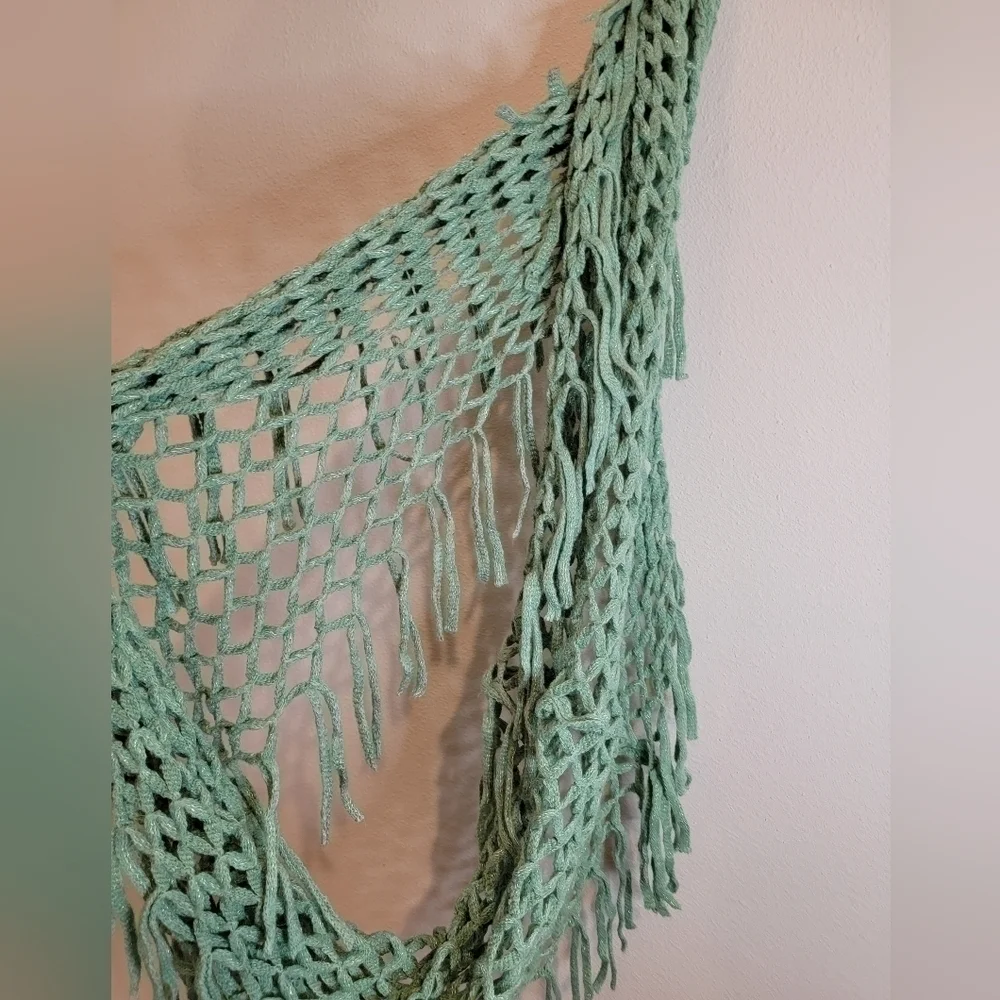 Turquoise netted fringe scarf